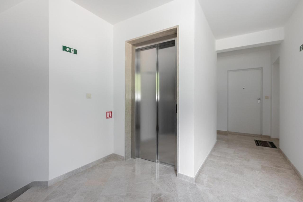 Silver Sea Apartment Макарска Экстерьер фото
